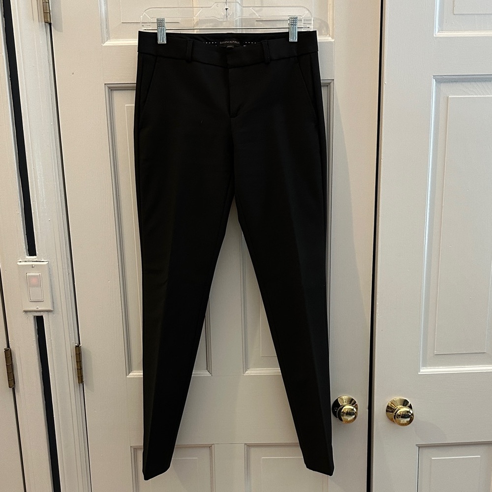 Banana republic size 0 black dress pants machine, washable excellent condition